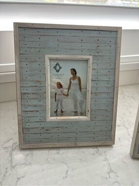 Distressed Light Blue Wood 4 x 6 Photo Frame - Coastal Home Accent